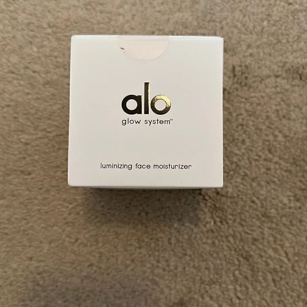 Alo face moisturizer NWT